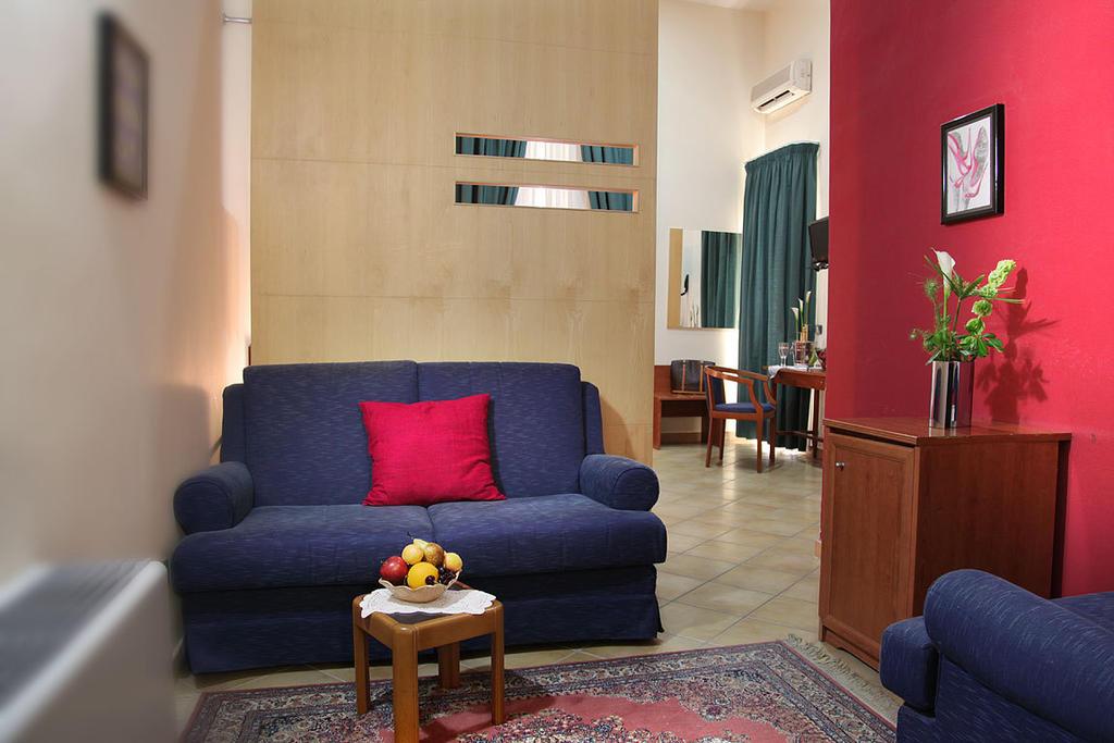 Caravaggio Hotel Неаполь Экстерьер фото