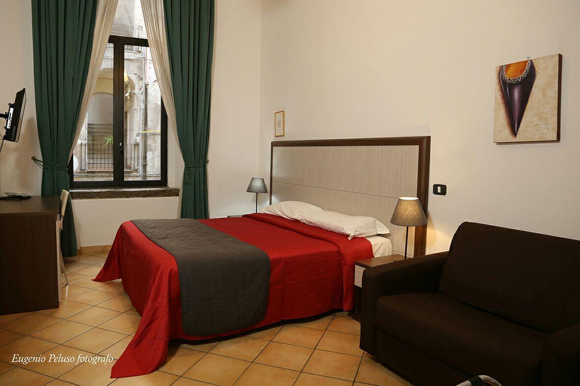 Caravaggio Hotel Неаполь Экстерьер фото