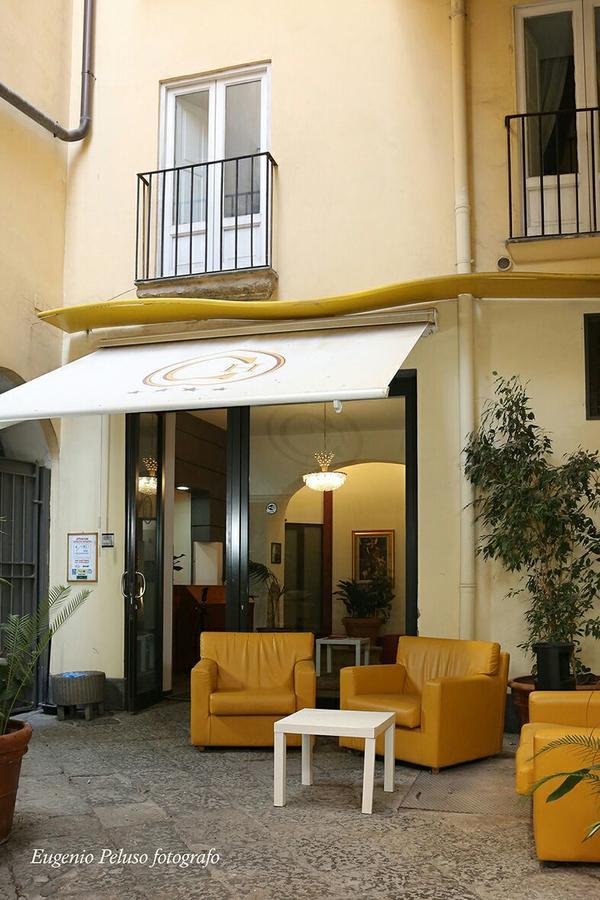 Caravaggio Hotel Неаполь Экстерьер фото