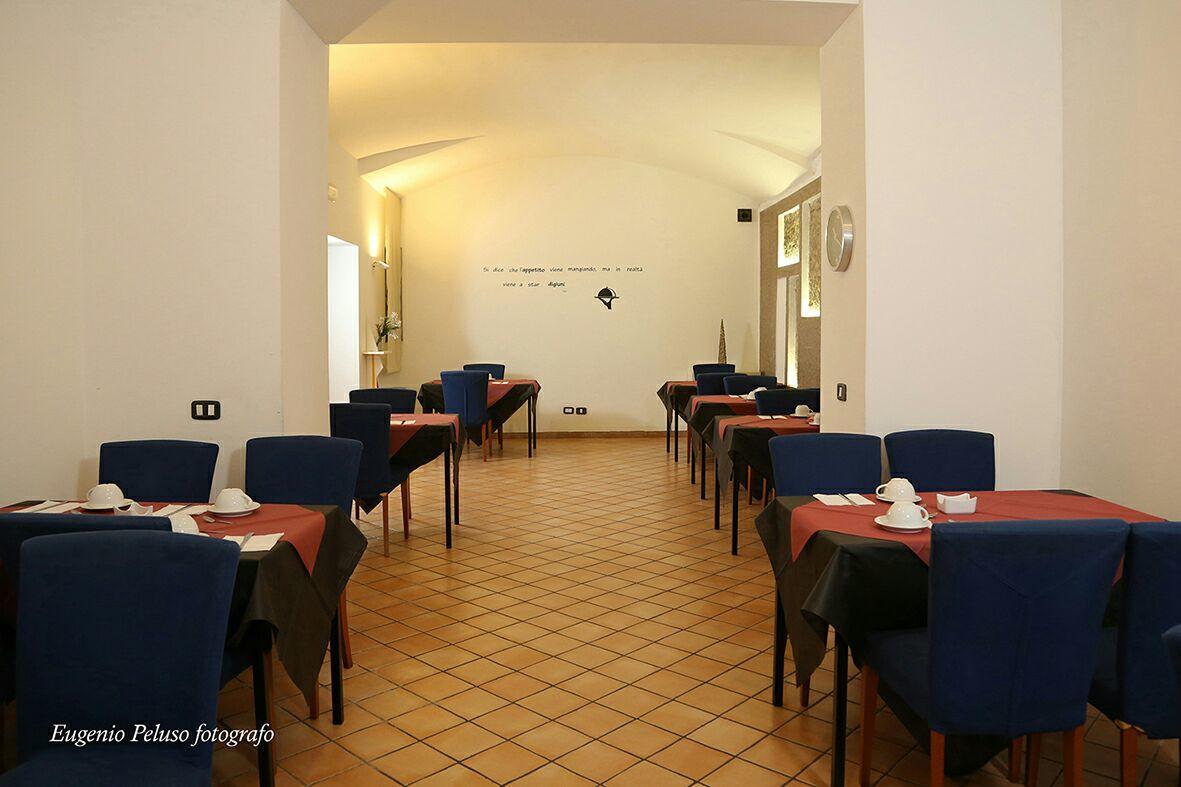 Caravaggio Hotel Неаполь Экстерьер фото